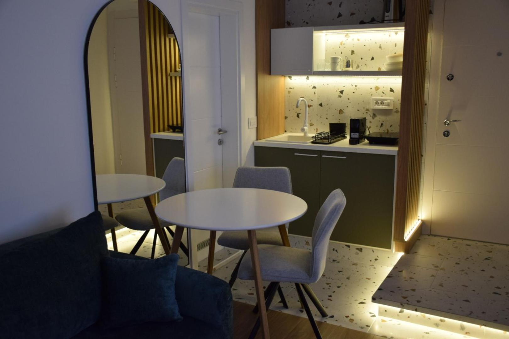 Red Riding Hood Apartamento Belgrado Exterior foto